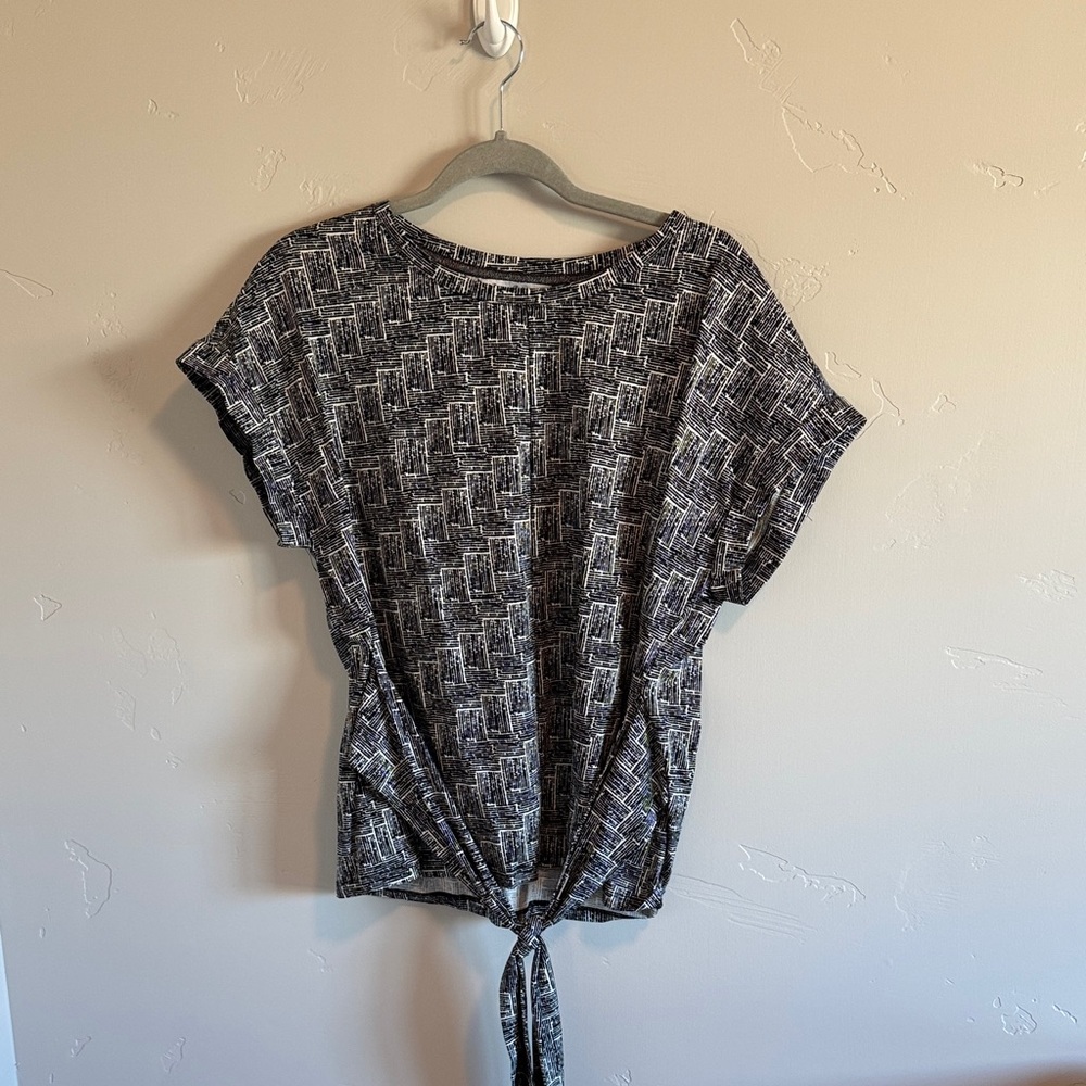 Tommy Bahama, black and white patterned cotton blend shirt with front tie